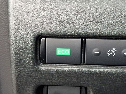 Used 2024 Nissan Sentra SV FWD image 25