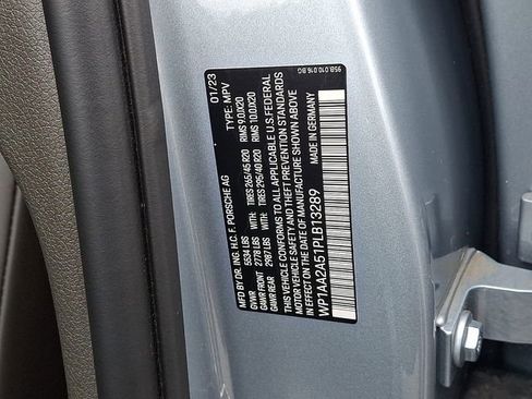 Certified 2023 Porsche Macan image 31