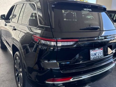 Used 2023 Jeep Grand Cherokee Overland w/ Luxury Tech Group IV AWD/4WD image 5
