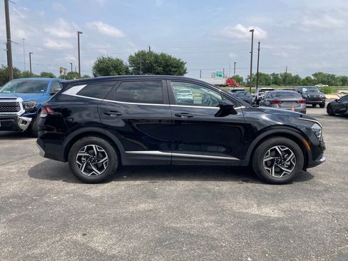 Used 2025 Kia Sportage LX FWD image 3