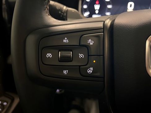 Used 2023 GMC Sierra 1500 AT4 w/ Technology Package AWD/4WD image 24