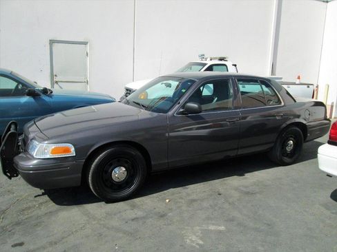 Used 2011 Ford Crown Victoria Police Interceptor w/ Radio Suppression Pkg image 4
