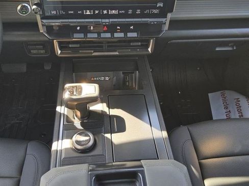 Certified 2025 GMC Hummer EV 2X AWD/4WD image 9