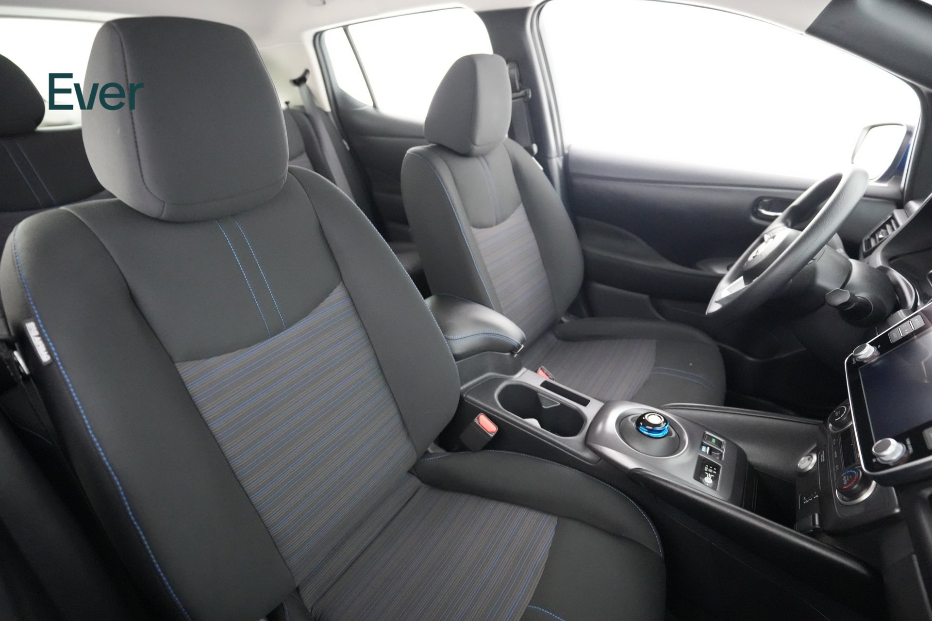Used 2025 Nissan Leaf S FWD image 23