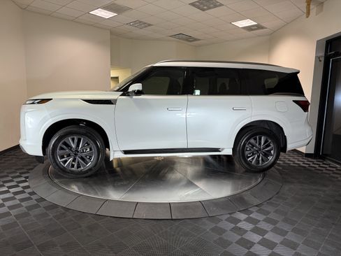 New 2026 INFINITI QX80 Pure RWD image 4