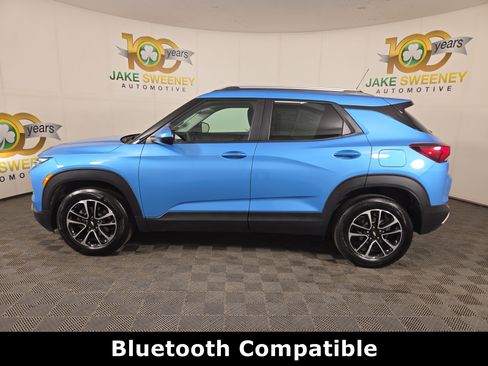 Certified 2025 Chevrolet TrailBlazer LT w/ Driver Confidence Package FWD image 4