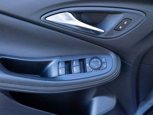 Used 2025 Buick Encore GX Preferred image 17