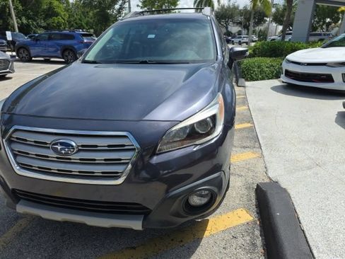 Used 2017 Subaru Outback 3.6R Limited AWD/4WD image 2
