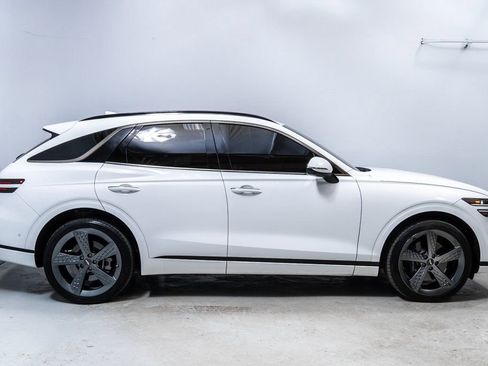 Used 2022 Genesis GV70 3.5T Sport w/ Sport Prestige Package image 8