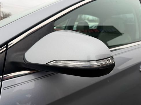 Used 2017 Hyundai Sonata Sport w/ Value Edition Package 02 image 9