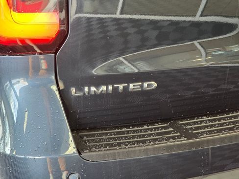 Used 2024 Ford Expedition Limited AWD/4WD image 14