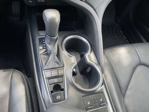 Used 2019 Toyota Camry XSE FWD image 21
