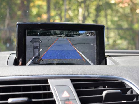 Used 2018 Audi Q3 2.0T Premium Plus w/ Premium Plus Package image 18