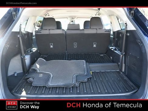 Used 2021 Toyota Highlander L image 24