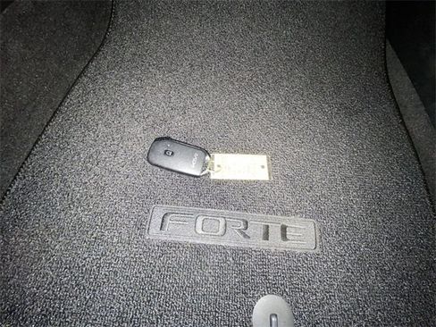 Used 2023 Kia Forte GT image 29