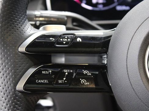 Used 2024 Mercedes-Benz GLC 300 4MATIC image 34