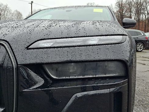 Certified 2024 BMW 760i xDrive w/ Executive Package AWD/4WD image 9