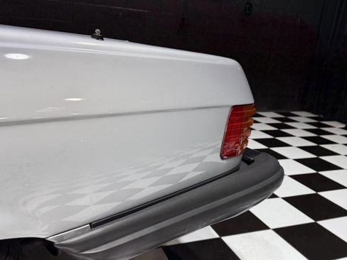 Used 1988 Mercedes-Benz 560 SL image 27