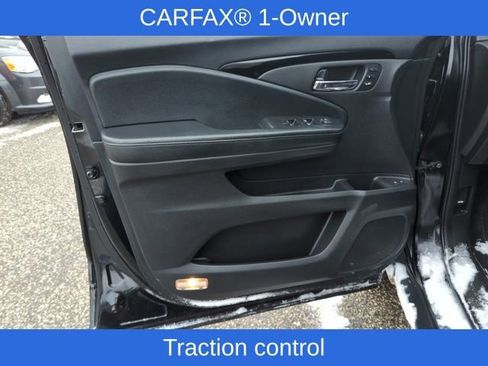 Used 2018 Honda Pilot Touring image 14