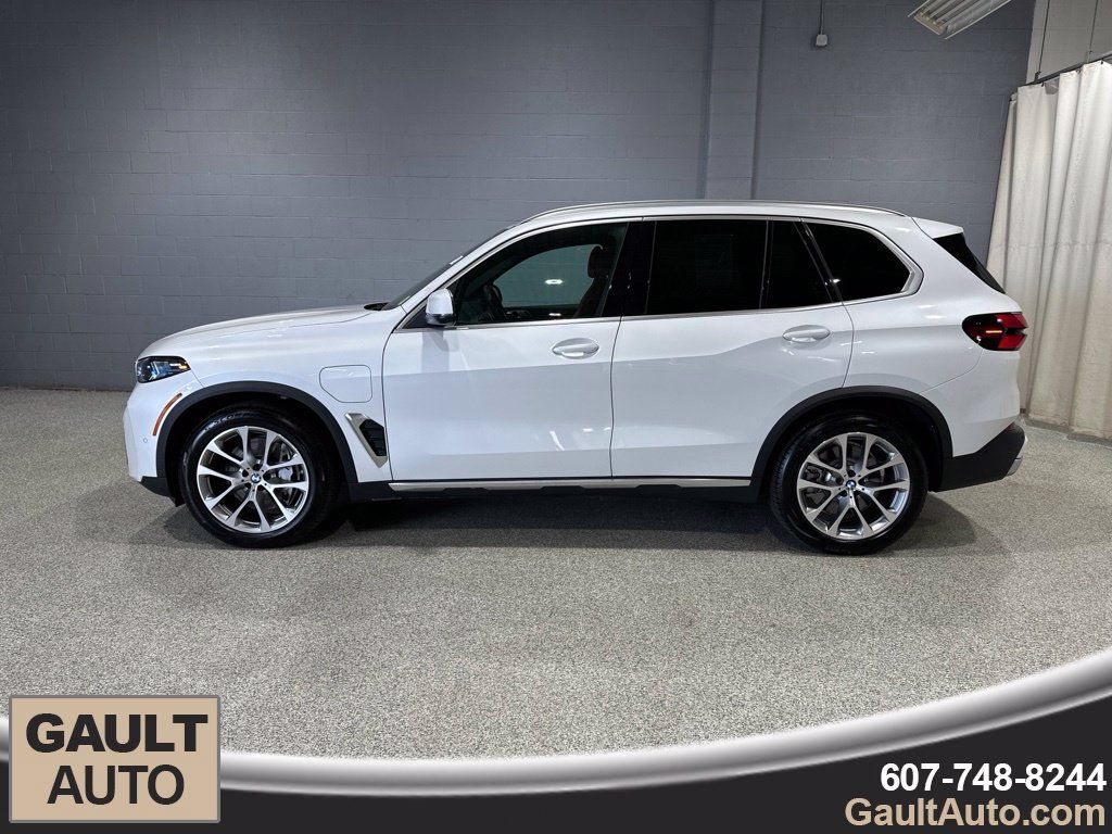 Used 2026 BMW X5 xDrive50e AWD/4WD image 5
