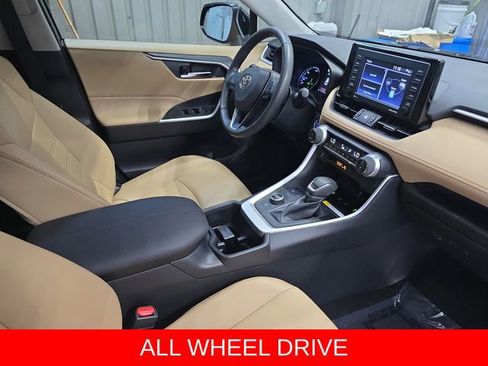 Used 2022 Toyota RAV4 XLE Premium AWD/4WD image 10