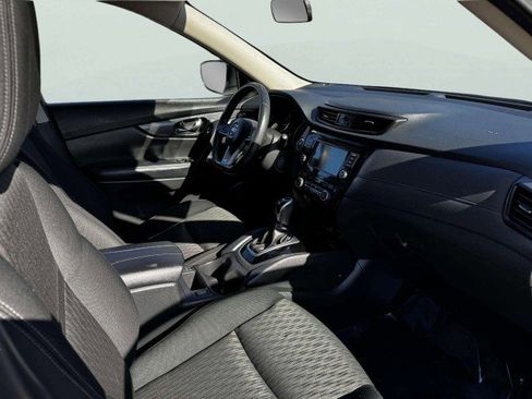 Used 2018 Nissan Rogue SV image 47