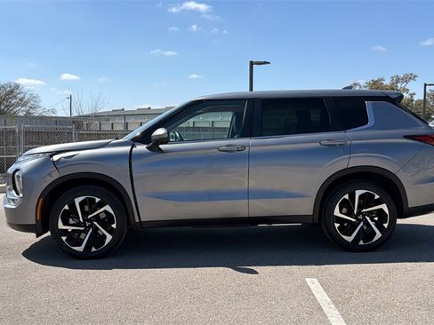Used 2022 Mitsubishi Outlander SE image 10