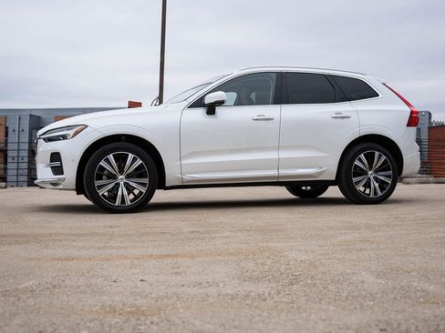 Used 2022 Volvo XC60 B5 Inscription w/ Advanced Package image 3