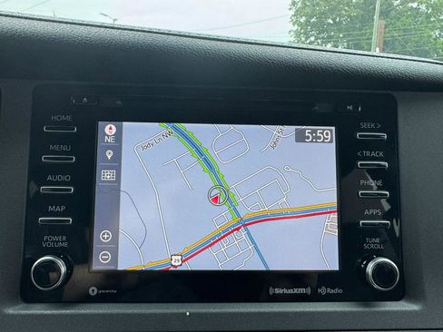 Used 2018 Toyota Sienna SE Premium w/ Carpet Mat Package FWD image 20
