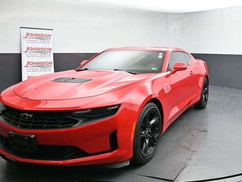 Used 2020 Chevrolet Camaro LT image 4