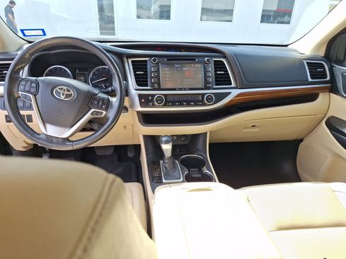 Used 2018 Toyota Highlander Limited Platinum image 18