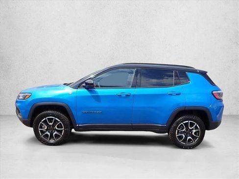 New 2025 Jeep Compass Trailhawk image 2