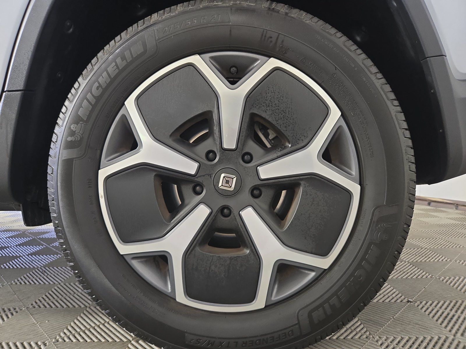 Used 2024 Rivian R1T Adventure Dual AWD/4WD image 10