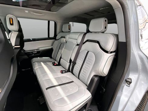 Used 2025 Rivian R1S Adventure AWD/4WD image 19