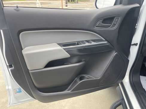 Used 2018 Chevrolet Colorado W/T w/ WT Convenience Package RWD image 24