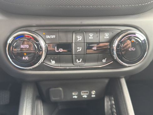 Used 2023 Chevrolet TrailBlazer LT w/ Convenience Package image 24