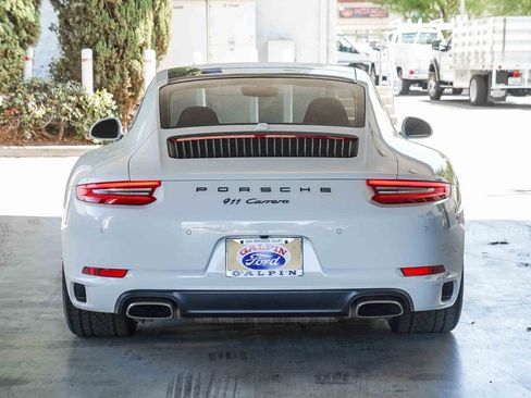 Used 2018 Porsche 911 Carrera RWD image 5