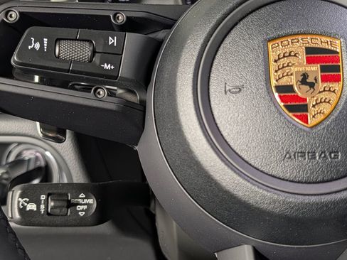 New 2026 Porsche Macan image 36