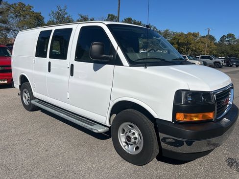 Used 2024 GMC Savana 2500 Work Van w/ Driver Convenience Package image 4