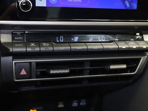 Used 2025 Toyota Camry SE FWD image 23