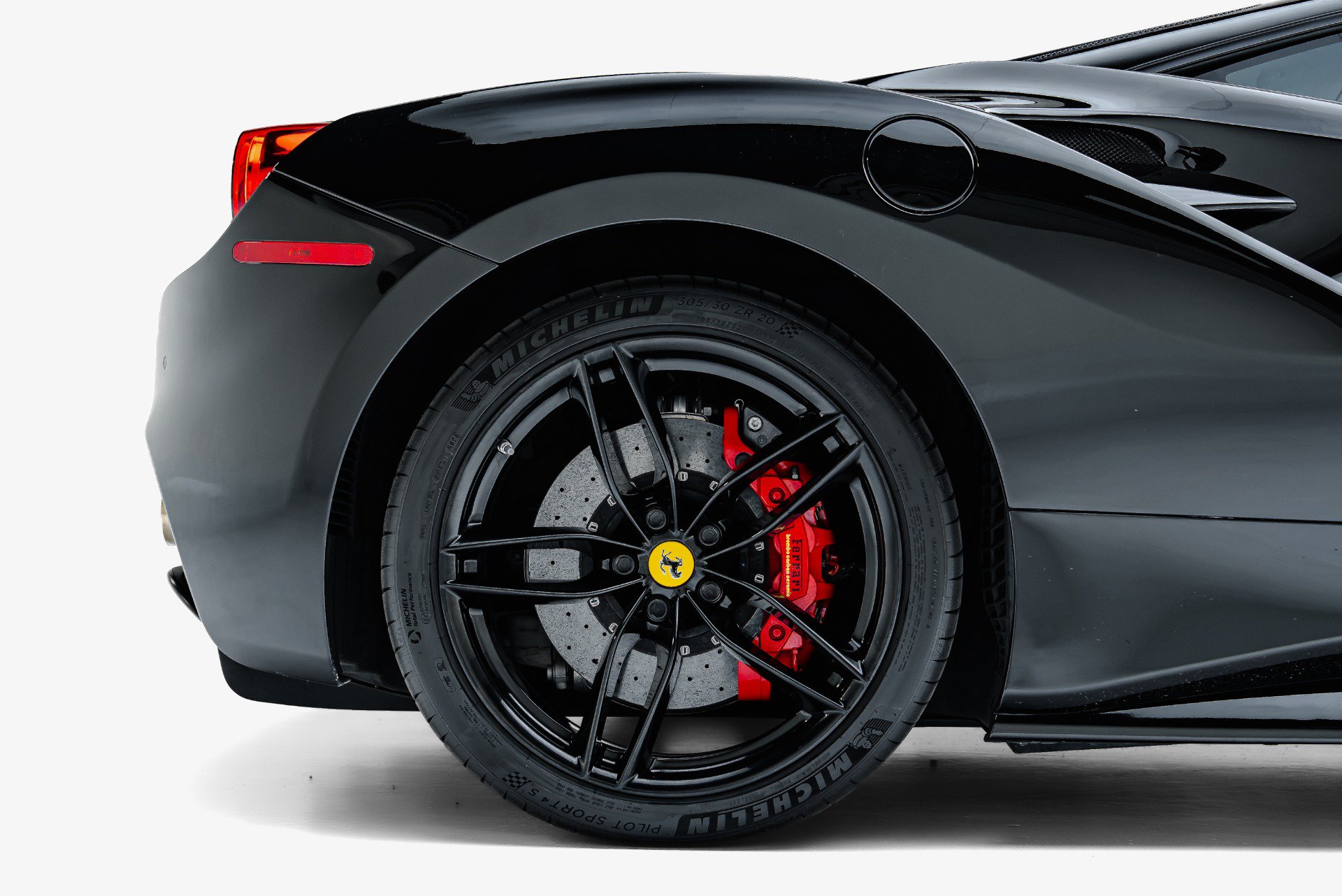 Used 2016 Ferrari 488 GTB RWD image 16