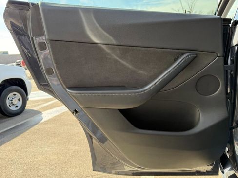 Used 2021 Tesla Model Y Long Range image 20