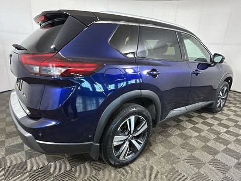 Used 2024 Nissan Rogue SL w/ SL Premium Package AWD/4WD image 3