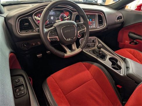 Used 2016 Dodge Challenger SRT Hellcat image 11