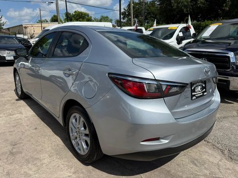 Used 2017 Toyota Yaris iA FWD image 5