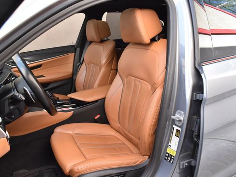 Used 2023 BMW M550i xDrive w/ Executive Package image 20