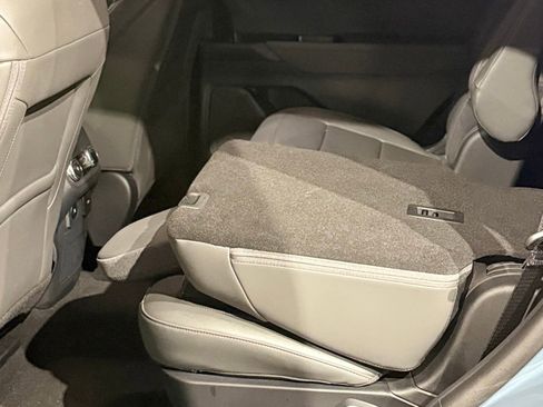 Used 2025 Ford Explorer Active w/ Active Comfort Package image 54