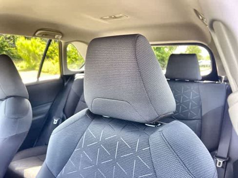 Used 2020 Toyota RAV4 XLE FWD image 25