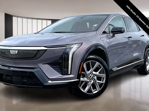 Used 2025 Cadillac Optiq Luxury 1 image 1