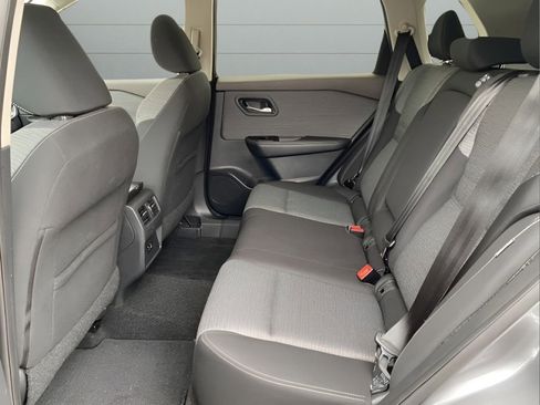 Used 2021 Nissan Rogue SV image 17